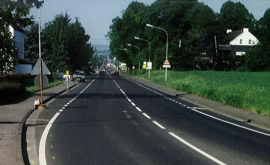 Seitenräume) von 13,50 m empfohlen. fahrten einzelner Mitgliedsgemeinden und kreise der Nordrhein-westfälischen Arbeitsgemeinschaft fahrradfreundlicher Städte, Gemeinden und Kreise (AGFS e.v.) bekannt, so z.