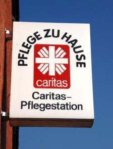 5 6 Caritas-Pflegestationen im gesamten Rhein-Sieg-Kreis Unser examiniertes Pflegefachpersonal stellt in enger Zusammenarbeit mit Ihrem Arzt Ihre medizinische und pflegerische Versorgung sicher.