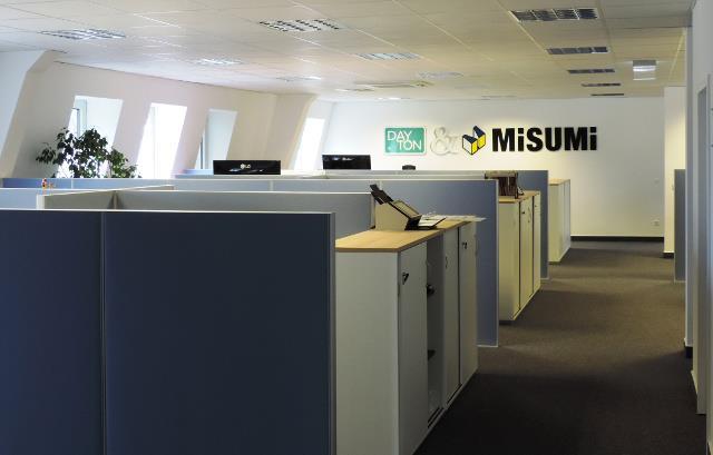 Dayton Progress GmbH Bereich Customer Service mit dem Dayton & Misumi Logo MISUMI gefederte Führungseinheiten und Hebebolzen (engl.