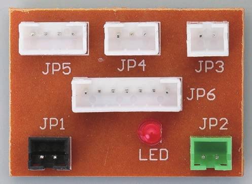 Vierpolige Steckbuchse (JP5) Die nächste Steckbuchse auf dem LED-Tester ist die vierpolige Steckbuchse JP5. Diese Buchse dient zur Prüfung der vorderen Blinker.