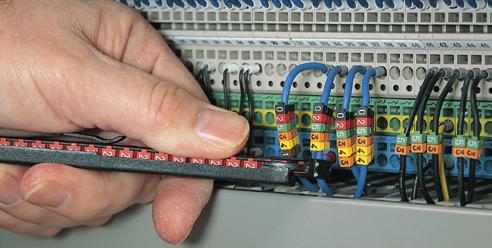 5.2 Kennzeichnungssysteme Leitungs- und Kabelmarkierung Vorbedruckte Kabelmarkierer WIC, aufklickbar WIC-Markierer werden durch simples Aufklicken mit dem ergonomisch entwickelten WIC-Tool oder,