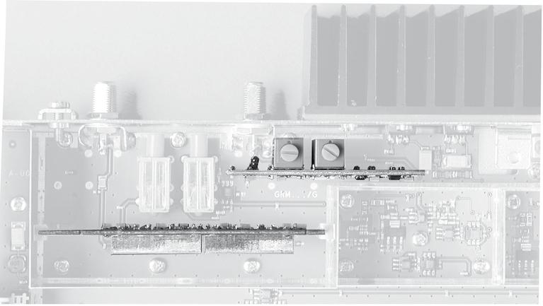 Einstellungen cattv-panel GRM P - Diplexer GRM G - aktives Rückkanalmodul Leitungsentzerrer Pegelsteller Abb. 3: ŒÑÜ ÜV-Panel geöffnet - aktives Rückkanlmodul und Diplexer aufgesteckt.