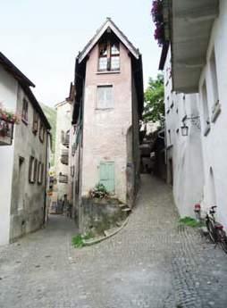 Touristisch und landschaftlich muss sich Visp ebenfalls nicht verstecken, so besitzt es eine malerische, mittelalterliche Innenstadt