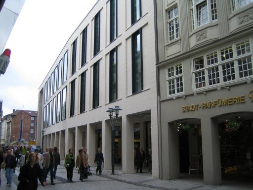 Die Innenstadt von Essen beherbergt einschließlich des großflächigen Einzelhandels im Westviertel derzeit rd. 233.000 m² Verkaufsfläche.