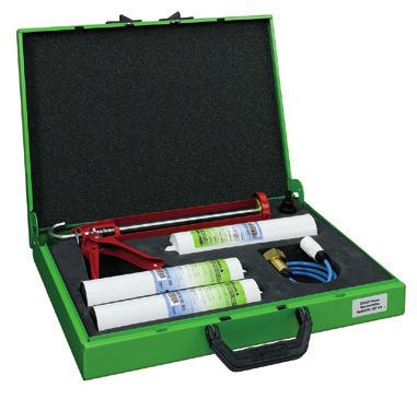 Der Koffer enthält Prüfeinrichtungen für Gesamthärte, Leitfähigkeit und ph-wert. Um Kalibrierungen und Proben durch führen zu können, beinhaltet der Koffer zusätzlich drei Testbecher.