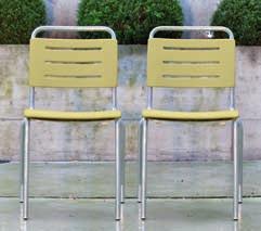 Der POLY-Gartenstuhl. Der klassische Gartenstuhl als Variante mit belastbarer Sitz- und Rückenschale aus kompaktem Polyurethan auf bewährtem, feuerverzinktem Untergestell. In vier Farben erhältlich.