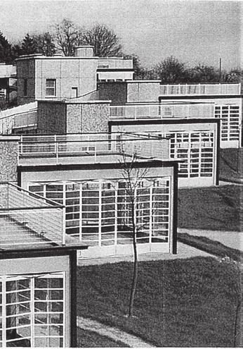 4: Eugène Beaudouin und Marcel Lods: Ecole en plein air, Suresnes bei Paris, 1935/36 Neutras Schule umfasste neben zwei Kindergärten fünf beidseitig belichtete Klassenräume mit vorgelagerten, von