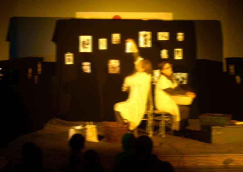 Kinderstiftung Zittau Antirassismustheater: Geschichten aus dem Tagebuch der Anne Frank Am 8. und 9.11.2007 fanden im Jugendhaus Villa jeweils 2 Vorstellungen vor jeweils 80 Jugendlichen statt.