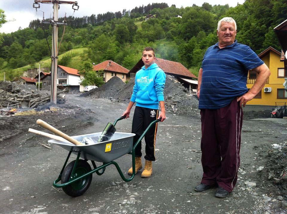 Soforthilfe für Flutopfer in Bosnien Hilfswerk Um der Ausbreitung von Seuchen und