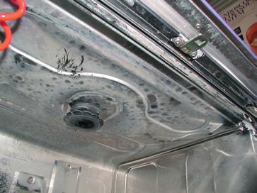 11.3 Metall/Beläge Wasserflecken durch Kalk Art der Oberflächenveränderung Spülkammer