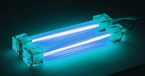 Gegenüber Neonröhren besitzen Kaltlichtkathoden-Leuchten einige Vorteile: die Lichtausbeute ist wesentlich höher, der Durchmesser der Röhre kann geringer ausfallen und zudem ist die Lebensdauer der