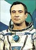 (1962) - ältester Mensch im Weltraum (1998 / 77 Jahre) Bild: NASA Waleri Poljakow - mit 437 Tagen, 17