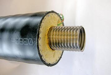 CFL 4.550.7 13. Schaum vom verbliebenen Rohr bis zum Außenmantel entfernen. Wellrohr nicht beschädigen!