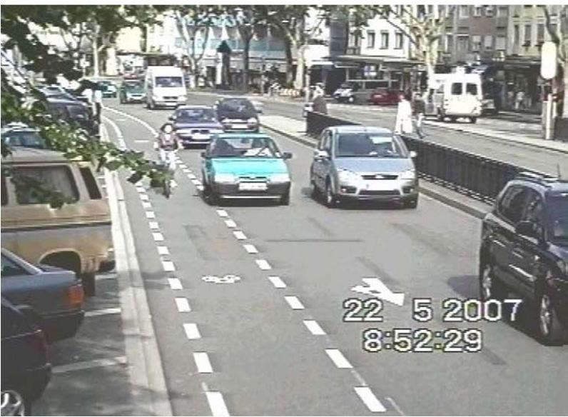 Voraussetzungen für sicheres überholen von Radfahrern auf der Kiesstraße Quelle: https://www.adac.de/_mmm/pdf/fv_rad_fahren_alrutz_einsatzbereiche_63107.