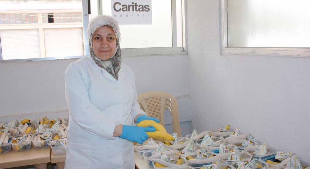 LIBANON Nordlibanon Schulausspeisung für Kinder in zwei Schulen im Rahmen eines neuen Caritas-Pilotprojekts Mit Stand Ende Juni 2014 sind bereits mehr als 2,8 Millionen Menschen aus Syrien geflohen.