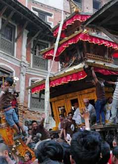 Mitreisende sind herzlich willkommen. Im Zentrum dieser Erfahrungsreise steht das newarische Neujahresfest Bisket Jatra in der alten Königsstadt Bhaktapur.
