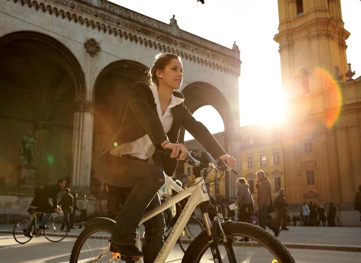 Mobilität und Verkehr München ist eine der wenigen Regionen in Deutschland, die auch in Zukunft auf Grund der wirtschaftlichen Attraktivität noch mit Zuwächsen an Einwohnern und Arbeitsplätzen