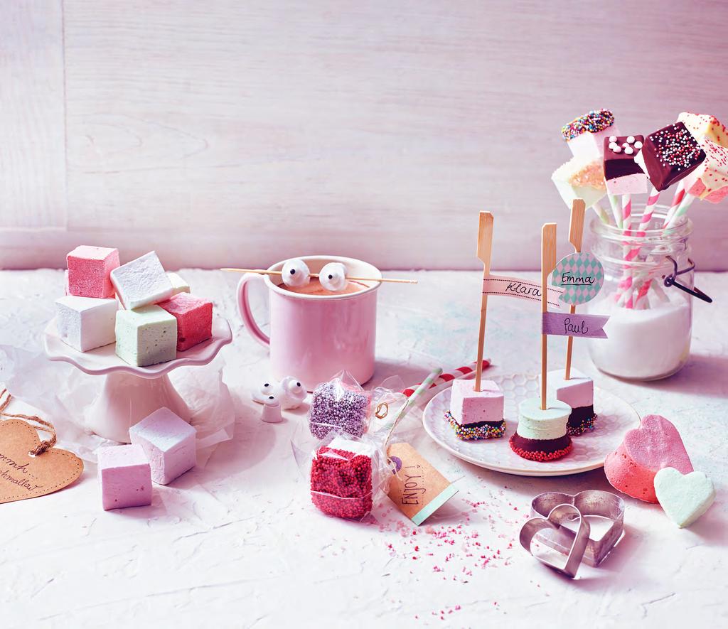 KINDERKÜCHE Marshmallows Marshmallows KINDERKÜCHE Fluffig, zart und richtig originell: Verschenken Sie diese typisch amerikanische Süßigkeit das ganze Jahr.