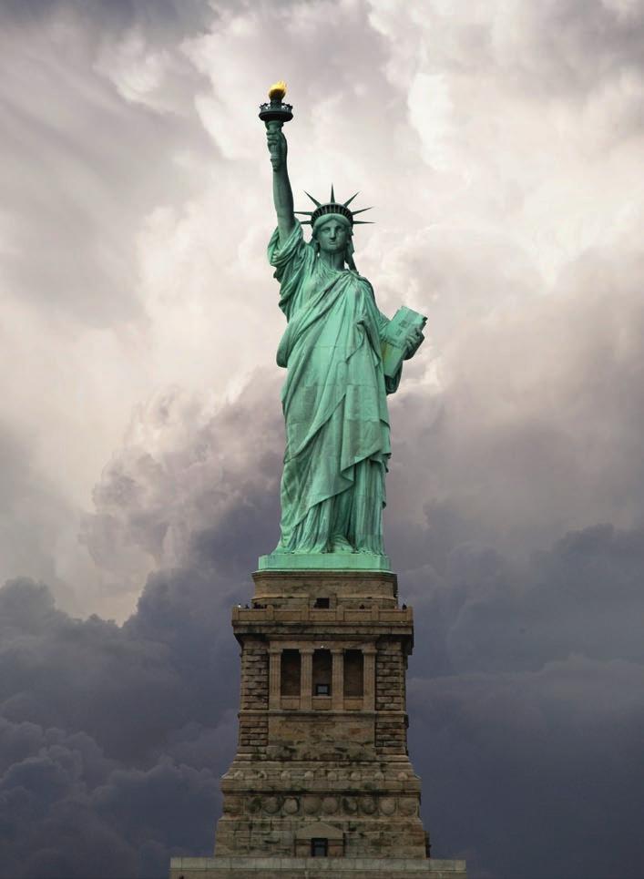 Die Freiheitsstatue wurde von dem französischen Bildhauer Frédéric Auguste Bartholdi entworfen und den Vereinigten Staaten vom französischen Volk geschenkt.