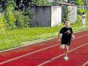 - 4 - Kreissportfest der Grundschulen LEICHTATHLETIK Brendlorenzen im Medaillenspiegel vorn Sportfest der Grundschulen Brendlorenzen mit den meisten Siegen Vollgas: In den Sprint-Wettbewerben wurden