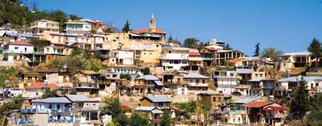 Zahlreich vorhandene malerische Dörfer mit kopfsteingepflasterten Gassen und Lehmhäusern bieten