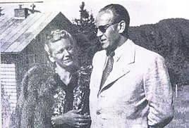 1936: Umzug nach Mährisch-Ostrau (Ostrava, Tschechien). Emilie unterstützt ihren Mann aktiv bei seiner Arbeit für die deutsche Spionageabwehr durch Botengänge und Hilfsdienste.