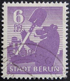 Die obere Reihe zeigt Beispiele aus Ostdeutschland.