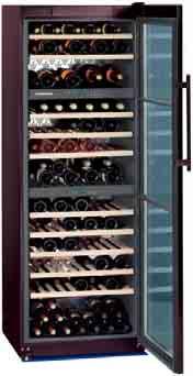 So lässt sich beispielsweise im WT 4677 Rot- und Weißwein sowie Champagner in einem Gerät in der jeweils optimalen Genusstemperatur aufbewahren.