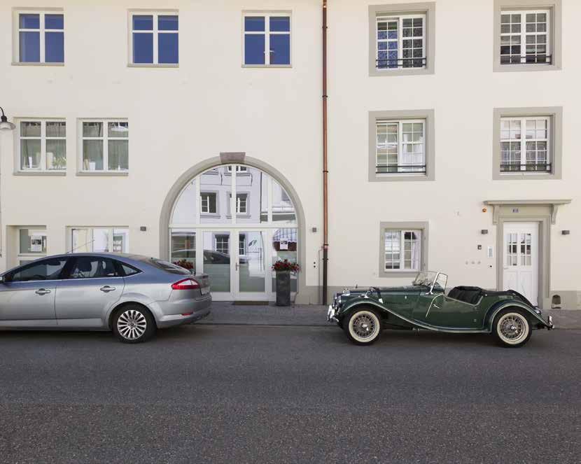 UNTER EINEM DACH. UMBAU VORDERGASSE NEUNKIRCH Auf 1000 m 2 entstanden an der Vordergasse in Neunkirch neun barrierefreie Wohnungen.