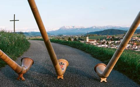 23 FESTORT SCHÖTZ Schötz ist eine aufstrebende und lebhafte Gemeinde im Kanton Luzern mit rund 4 200 Einwohnern. Ein Blick in die Geschichte führt ab 1200 v. Chr.