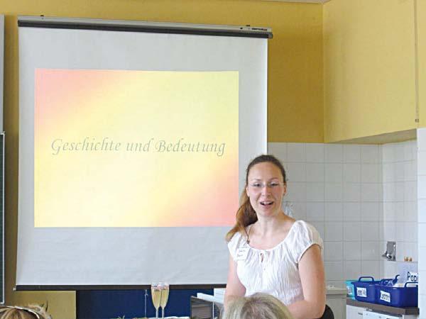 Die allerbeste Stärkung für einen heißen Sommertag gab es an der Mittelschule am Inzeller Weg. Frau Sabrina Bauer zauberte mit 14 Teilnehmern ein rosiges viergängige Menü.