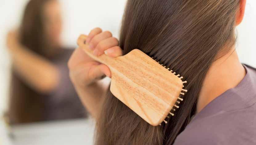 Verlauf von erblich bedingtem Haarausfall Langsam wird es dünner 1 2 3 Beim erblich bedingten Haarausfall kommt es zu einer Rückbildung der Blutgefäße in der Haarwurzel.