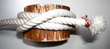 Anhang 11: Knoten und Steke Ein Knoten ist eine Verknüpfung in einer Schnur, einem Tau oder Seil. Er kann in der Schnur selbst oder zwischen zwei Schnüren gebunden werden.