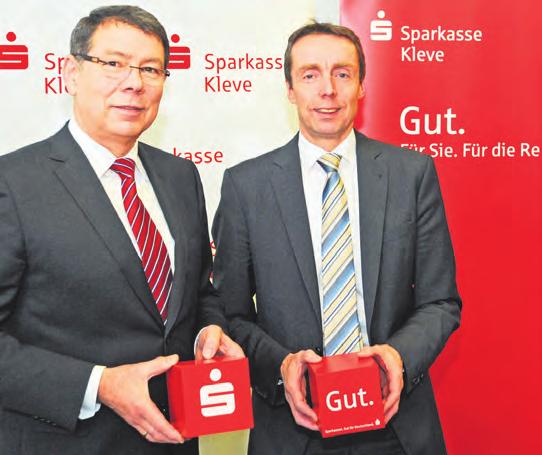Rudi van Zoggel, Vorstandsvorsitzender der Sparkasse Kleve und Vorstandsmitglied Wilfried Röth ziehen eine positive Bilanz für das zurückliegende Jahr 2013.