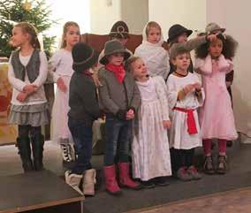 Aus dem Gemeindeleben Krippenspiel 2017 Elf Kinder und zwei Erwachsene gestalteten an Heiligabend das Krippenspiel.