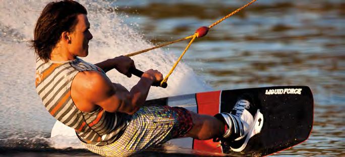 Man darf angeln, etwa Hecht, Zander, Barsch, Karpfen und Forelle, die Talsperre mit kleinen (Segel-)Booten und Kanus befahren und surfen.