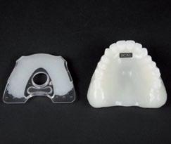 2. Herstellung von Röntgenschablonen Röntgenschablone für den zahnlosen Kiefer 2.3.14 Mischen Sie Kaltpolymerisat (ohne Bariumsulfat) an, bis es eine zähflüssige Konsistenz aufweist.