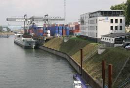 duisport Duisburger Hafen AG Eigentümer und Betreiber der öffentlichen