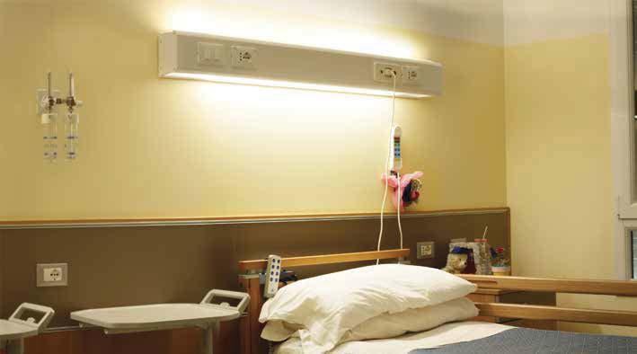 3F Relax Einzelbettleuchte für Krankenhauszimmer oder Pflegeeinrichtungen Eigenschaften Lichttechnik Direkte, asymmetrische Lichtverteilung (z.b. zum Lesen) und indirekt Anteil für die allgemeine Beleuchtung.