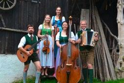 gehörte Evergreens. Entwickelt hat sich die alpenländische Volksmusik durch mündliche Überlieferungen von musikalischen Kenntnissen, Fertigkeiten, Praktiken und Kompositionen über Generationen hinweg.