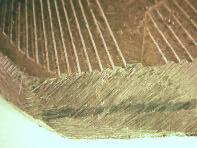 Magneten angezogen. Nicht angezogen werden 50-, 20-und 10-ct-Münzen weil sie nicht reines Eisen, Kobalt oder Nickel enthalten.