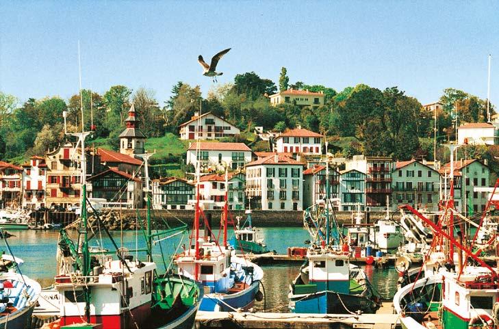 Landes and the Pays Basque are also reknown for their fiestas, gastronomy and folklore. Our region will not disappoint!