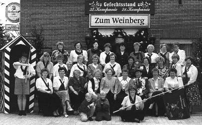 Schwester Ehrentrudis war sichtlich überrascht und ließ über Hausfunk die bettlägerigen Bewohner des St. Elisabeth-Hauses an der Feierstunde teilnehmen.