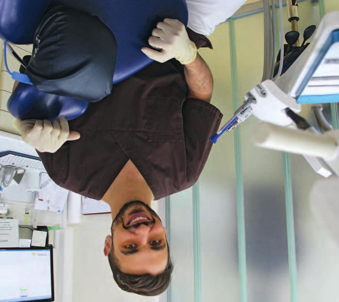 14 Gesellschaft Berufseinstieg eines ausländischen Zahnarztes Zahnmedizin ist überall gleich nur die Patienten sind anders Den Status als Flüchtling wollte er nicht haben, deshalb ist der 25-jährige