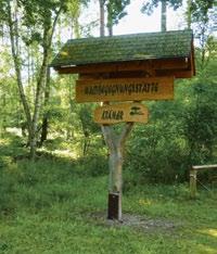 Landkreis Oberhavel Mit allen Sinnen Waldbegegnungsstätte Krämer Die Waldbegegnungsstätte liegt im Krämerwald zwischen Neu-Vehlefanz und Wolfslake.