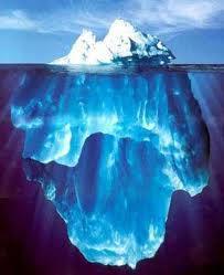 2. Axiom: Jede Kommunikation hat einen Inhalts- und einen Beziehungsaspekt. Wie wichtig eine gute Beziehungsebene mit dem Patienten ist, veranschaulicht das bekannte Eisberg-Modell.