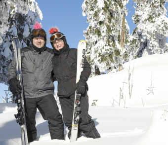 Gelungene Skireise nach Hinterschmiding Herrlicher Schnee und gute Witterungsbedingungen 52 Teilnehmer der diesjährigen Skireise in den Bayrischen Wald, hier nach Hinterschmiding in den Landgasthof