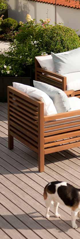 LOUNGE LOUNGE Ihr Wohnzimmer im Freien: CUBIC Lounge. Der Werkstoff Lignum-T erlaubt es, edle Echtholzmöbel für den Außenbereich mit hoher Lebensdauer zu fertigen.