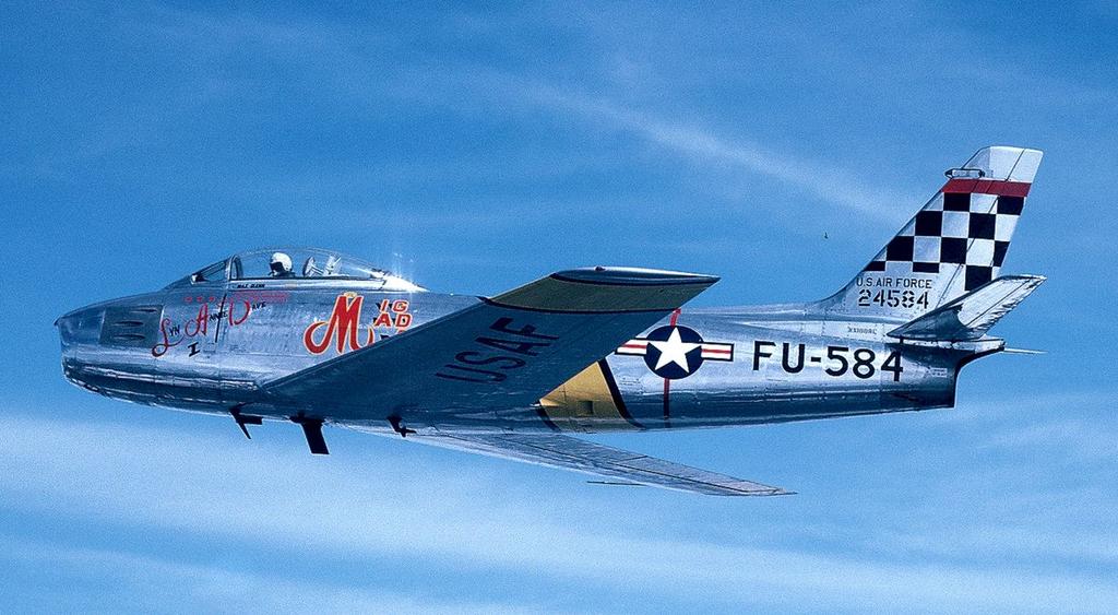 NORTH AMERICAN F-86 SEITE 3 VON 16 DAS ORIGINAL Schon 1944 wurden zwei Prototypen der NA-134 in Auftrag gegeben, die als Vorläufer der NA-140 gelten können. Am 18.