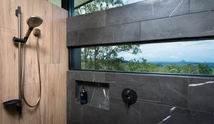 Campbells_Pocket_Residence_Bathroom_1_ Luxusbaden mit Aussicht: